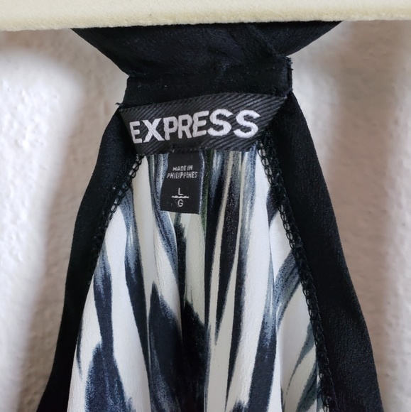 Express Razorback Top - Picture 3 of 3